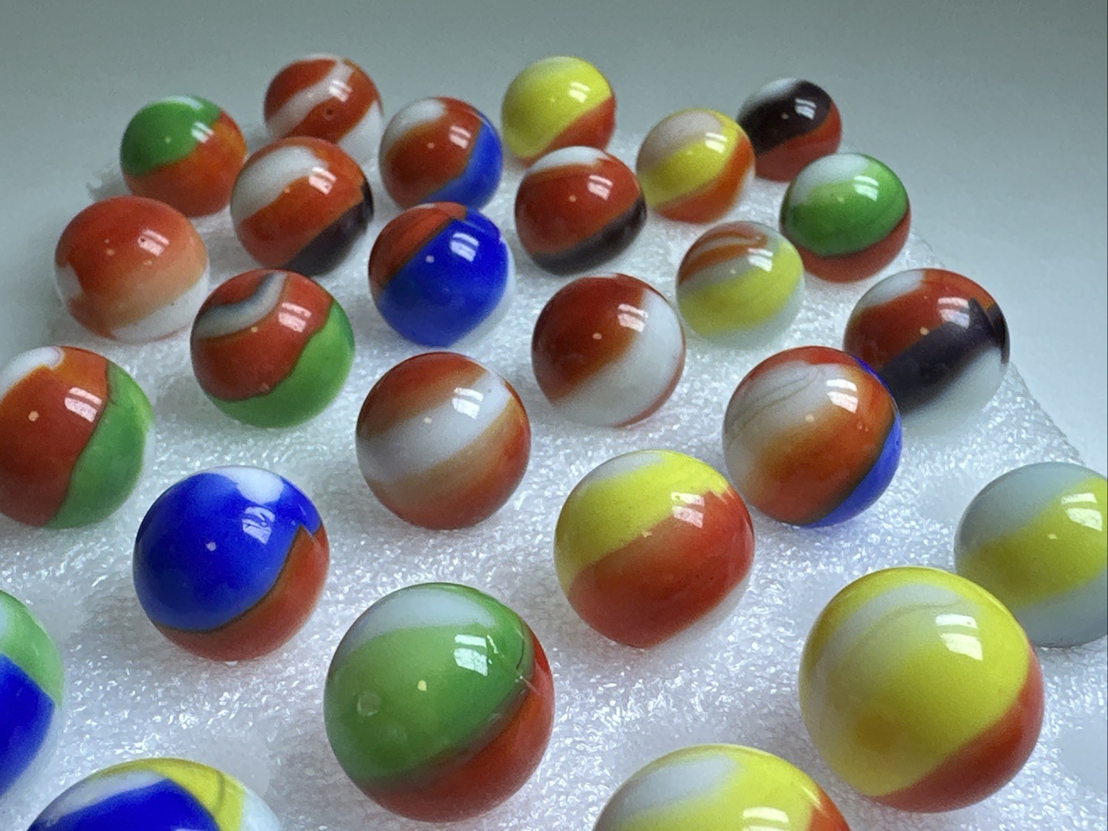 303 Lot Of 30 Vintage Marble King Rainbo Marbles!