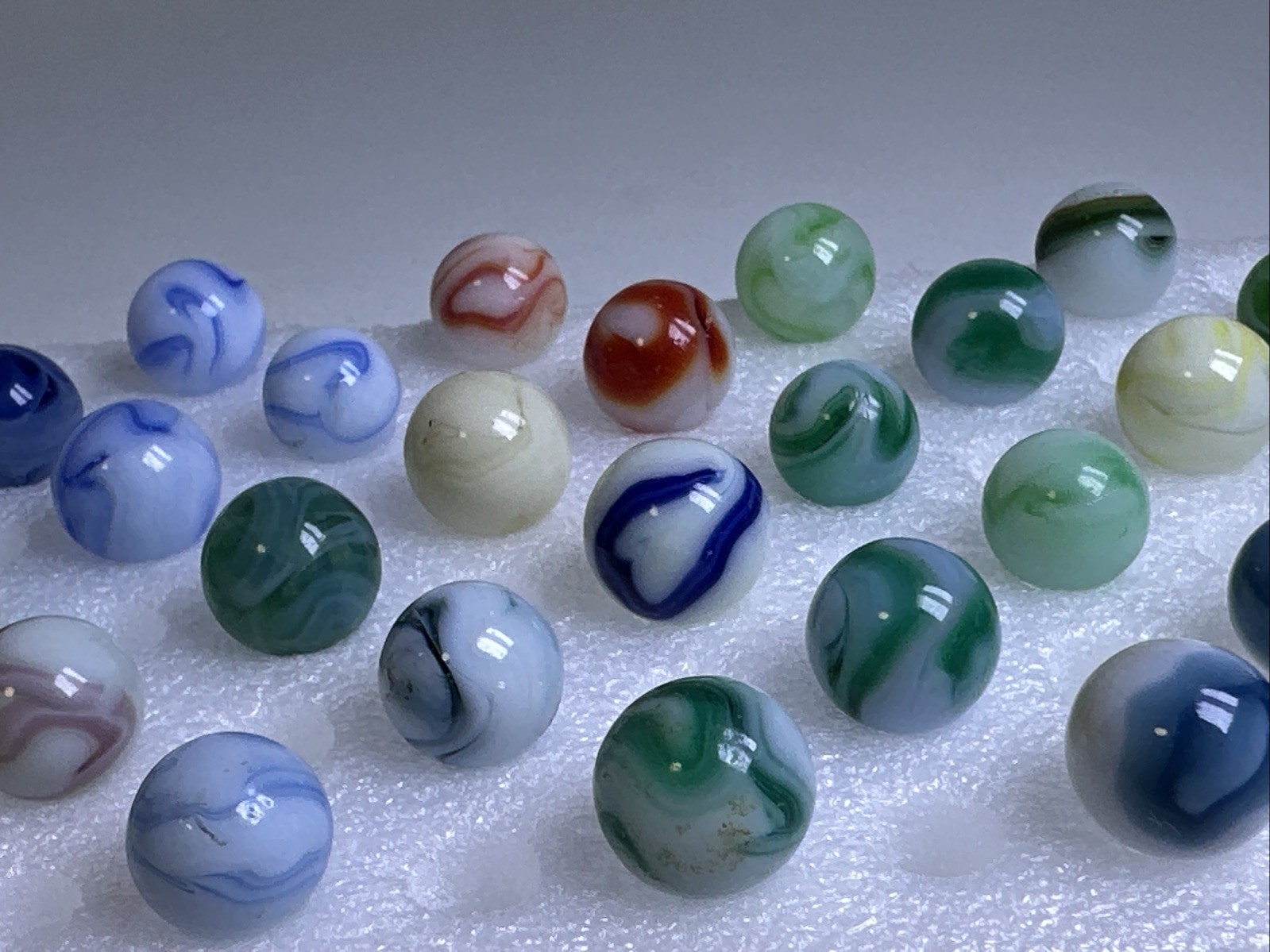 366 Lot Of 29 Vintage Cairo Swirl Marbles!