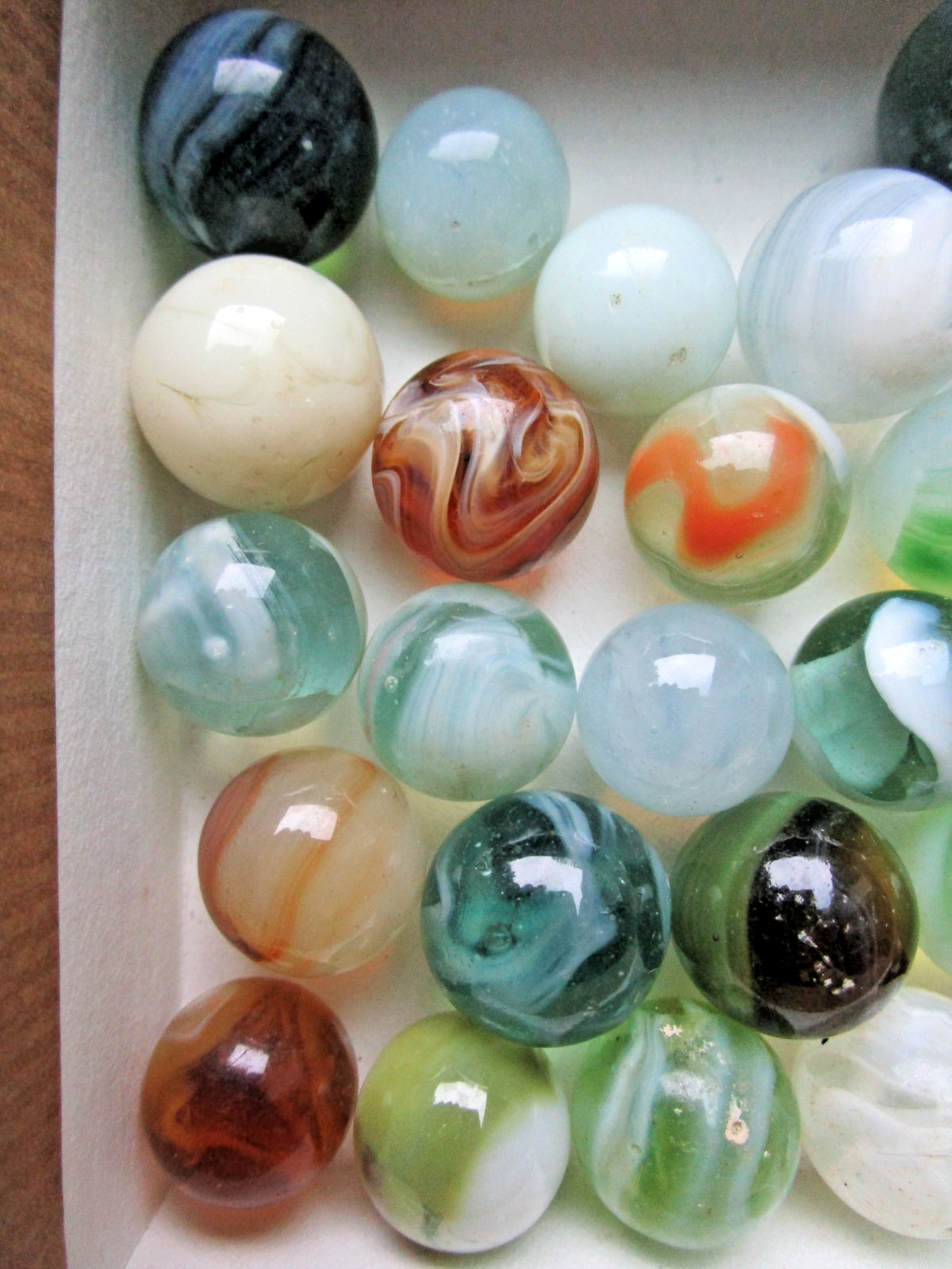Vintage LOT OF 28 MARBLES Orange WHITE Brown GREEN Swirl