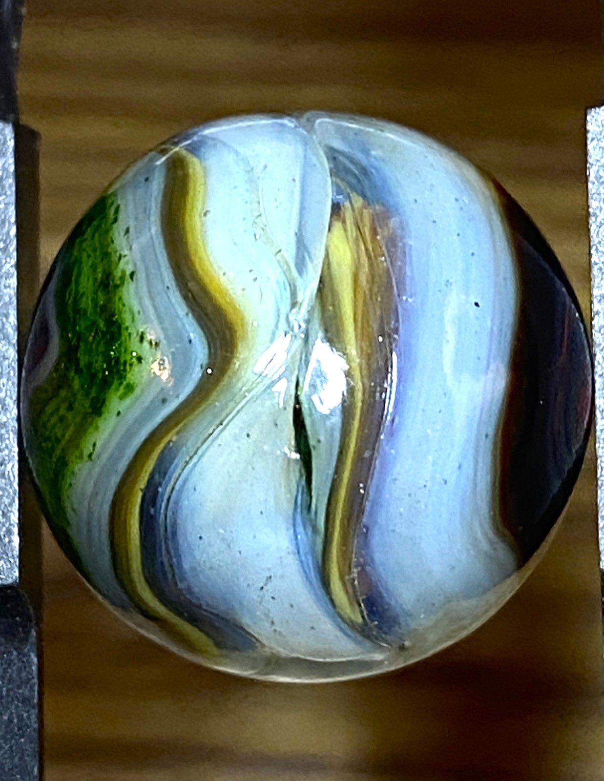 WOW AVENTURINE & GLAZED CANDY APPLE GLASS SWIRLED SHOOTER .69″ MZ141