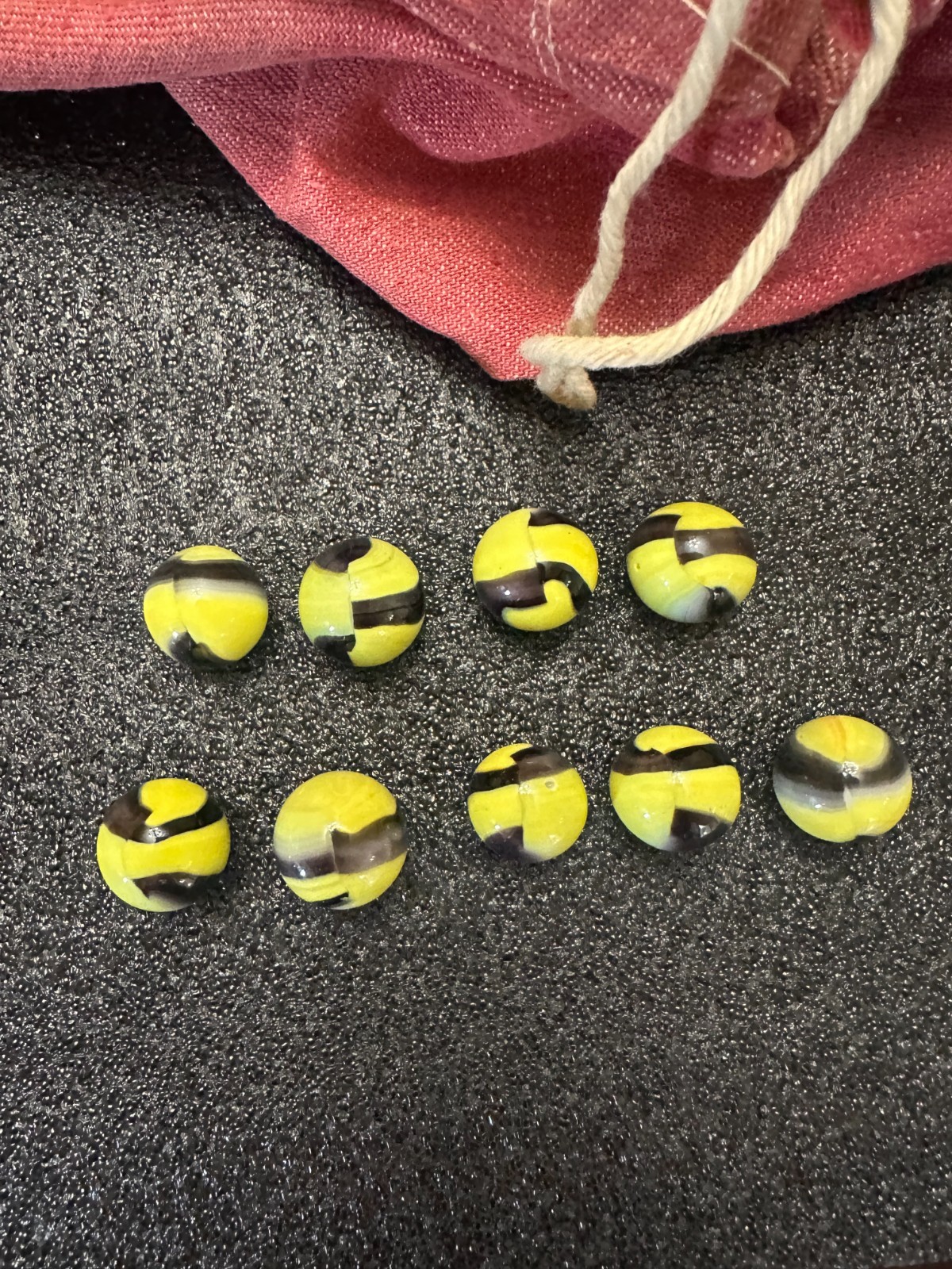 Vintage Marble King Bumble Bee Marbles Lot of 9 Blended Colors 0.57″-0.62″