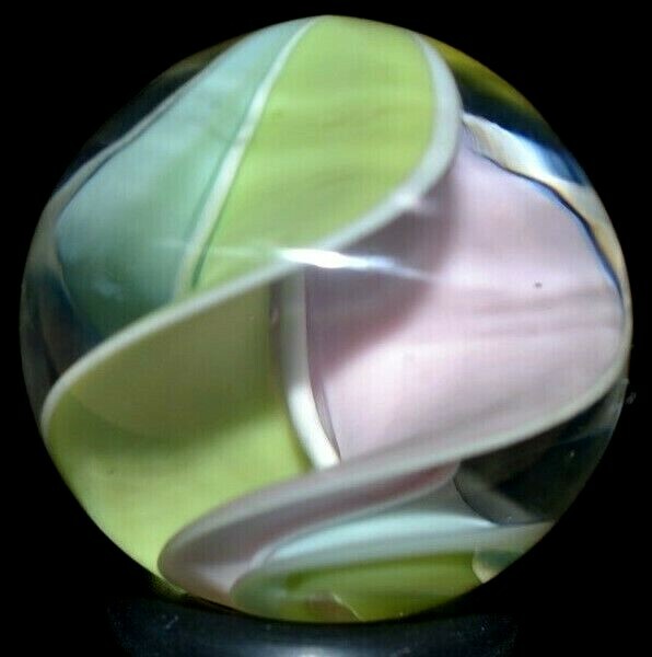 FINE?MASLACH? GLASS MARBLE/.907″-3 FIN PASTEL CORKSCREW-PASTEL PINK,YELLOW,TURQ