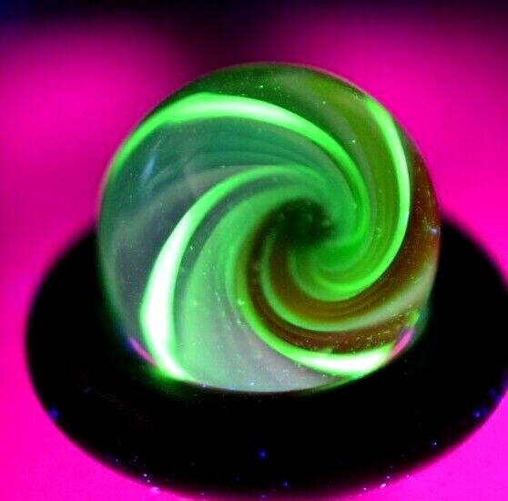 BRYAN TRILLAS GLASS MARBLE/.428″ PEEWEE-TRANS. RAINBOW CORKSCREW BLACKLIGHT-FAST