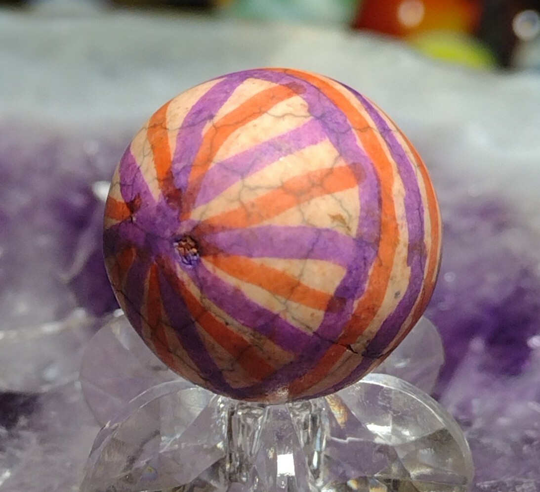 .73″ SWEET HAND PAINTED MARBLES – NM LOOK