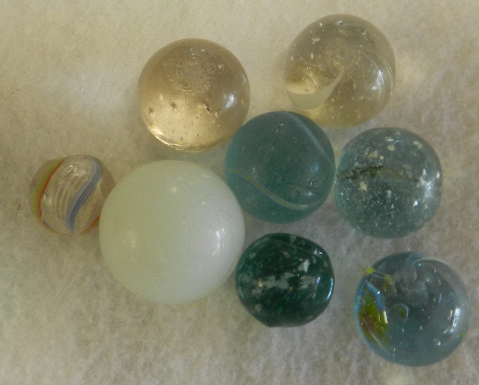 #19937m Vintage Group or Lot of 8 German Handmade Marbles .49 to .82 Inches