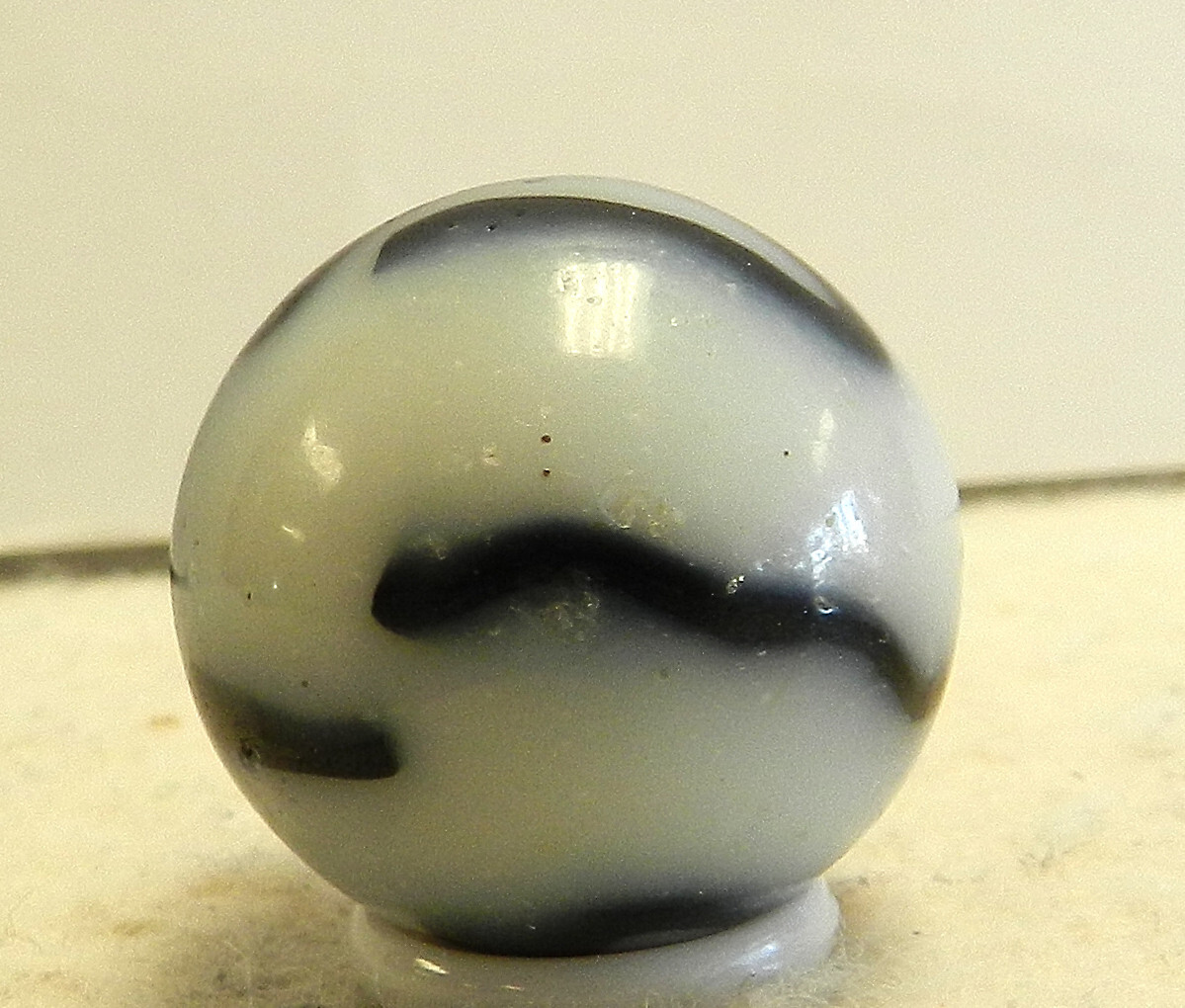 #16437m Huge .93 Inches Vintage Peltier Glass NLR Zebra Marble With Aventurine
