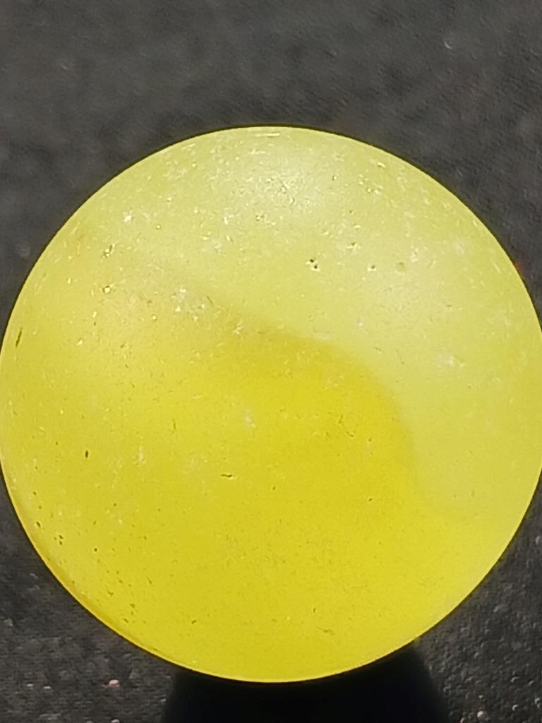 Vitro Agate Frosted .86″ 4 Leaf Cat Yellow Shooter N Mint Serious Marble A265