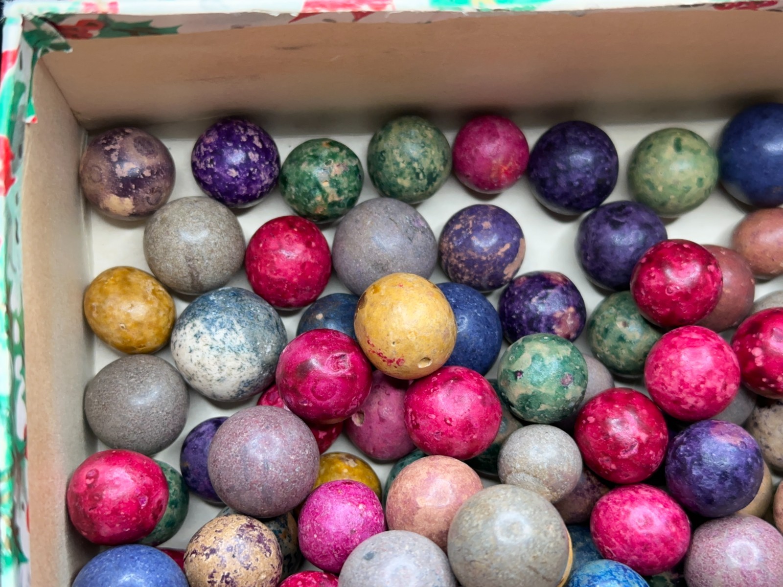 (125) KILLER Antique Vintage COLORFUL CLAY MARBLES Multi-Color Lot w/Old BOX!