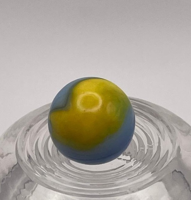 UV Reactive Selenium Glow – Vintage Blue & Yellow Swirl Marble – 5/8″