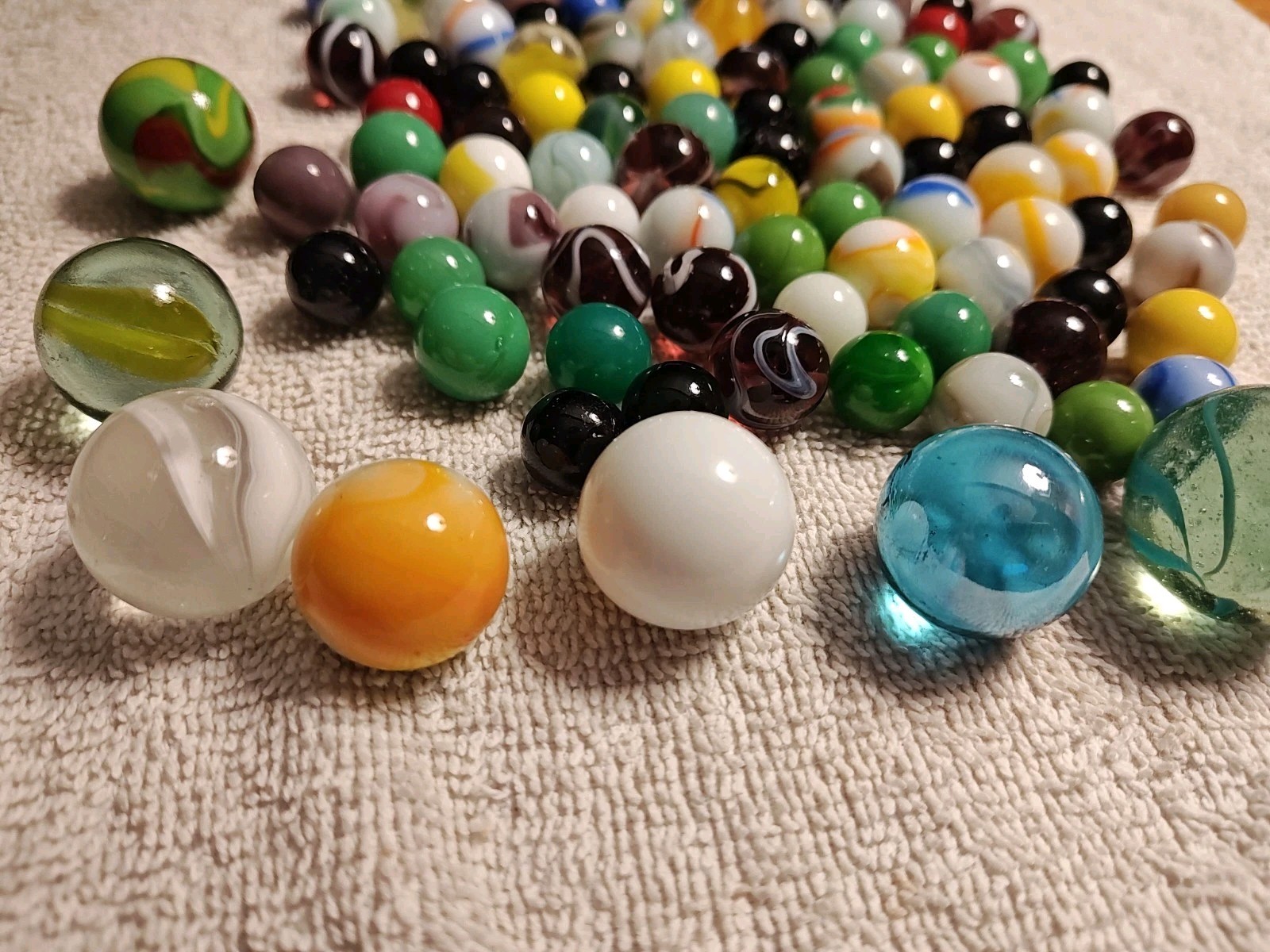 Vintage Marbles Lot With 8 Shooters And Over 100 Small multi Color/Solid Marbles
