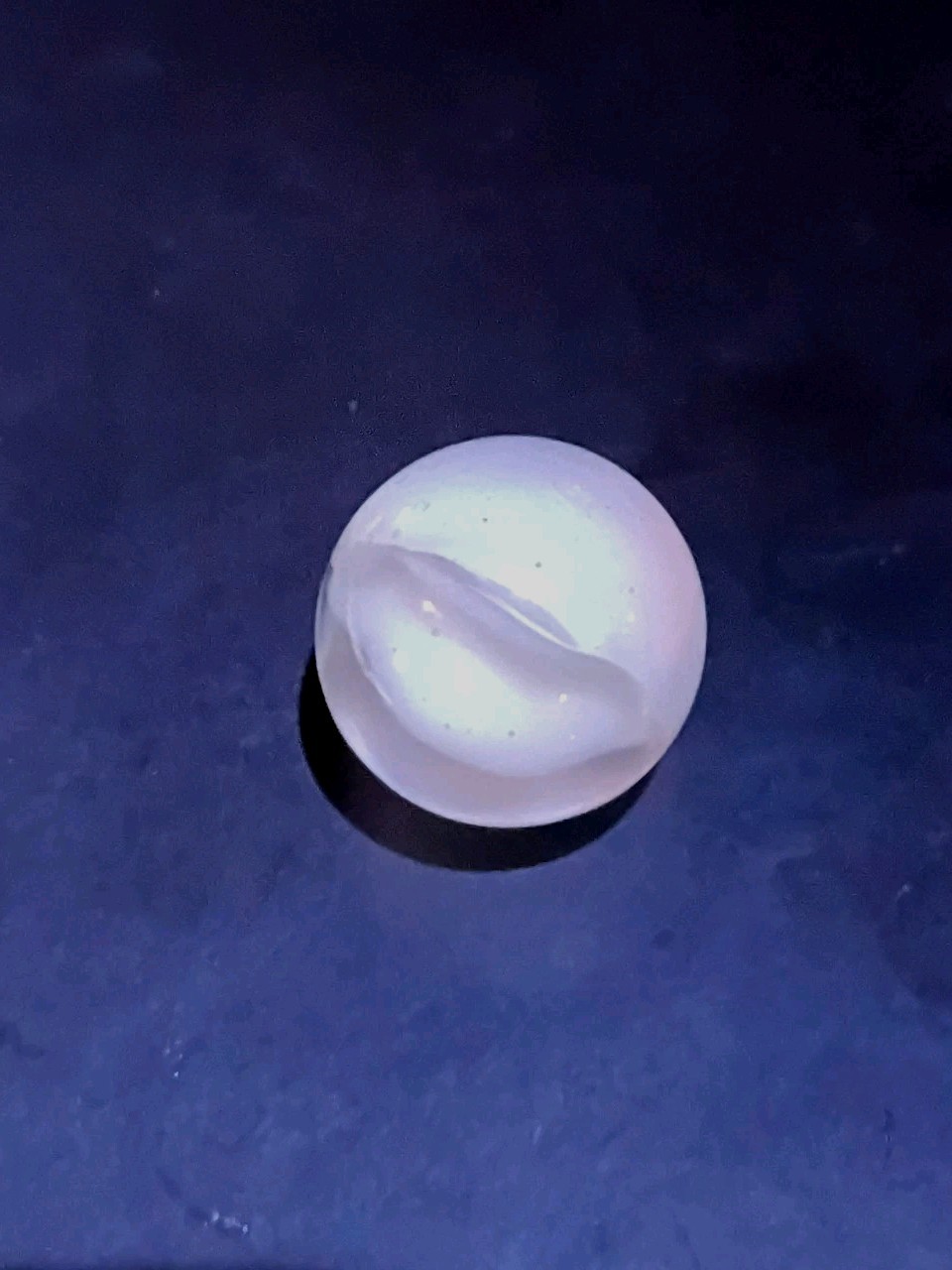 Wet Mint C.E. Bogard 4-Vane White Cat’s Eye Marble .63″ Selenium UV Pink Glow