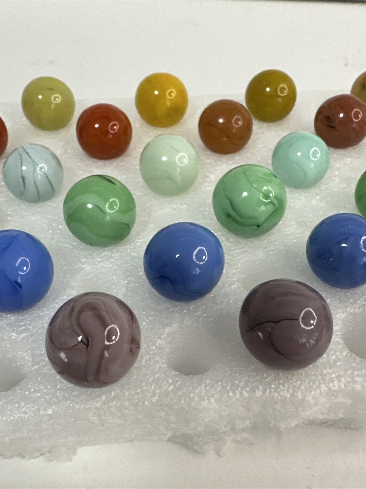 027 Lot Of 30 Champion Swirl Marbles! Beautiful Spread