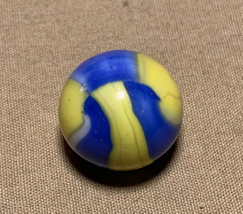 Vtg Marble King Cub Scout Blue Yellow White Rainbow Patch & Ribbon Marble 0.626”
