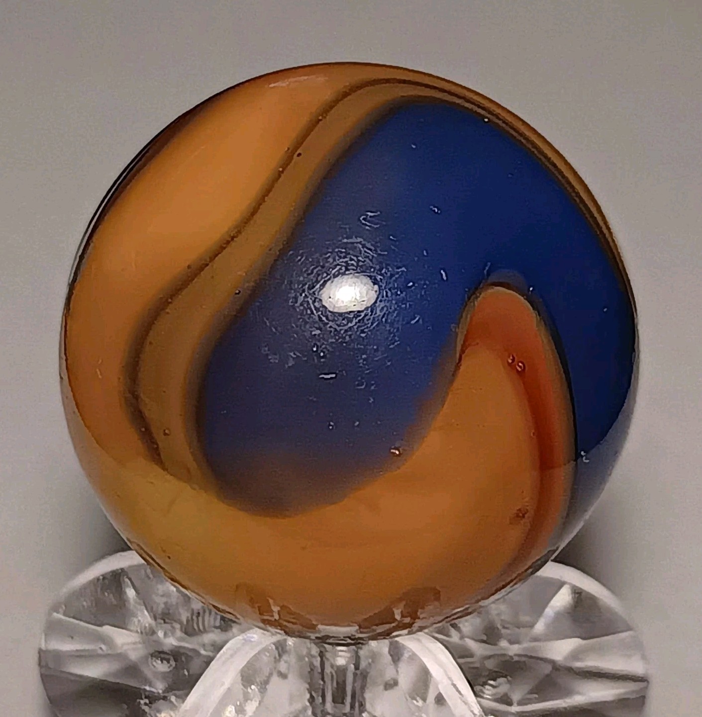 Akro Agate “Jolly Rodgers” Corkscrew Marble. .89″ NM+ HTF – BIG BOY