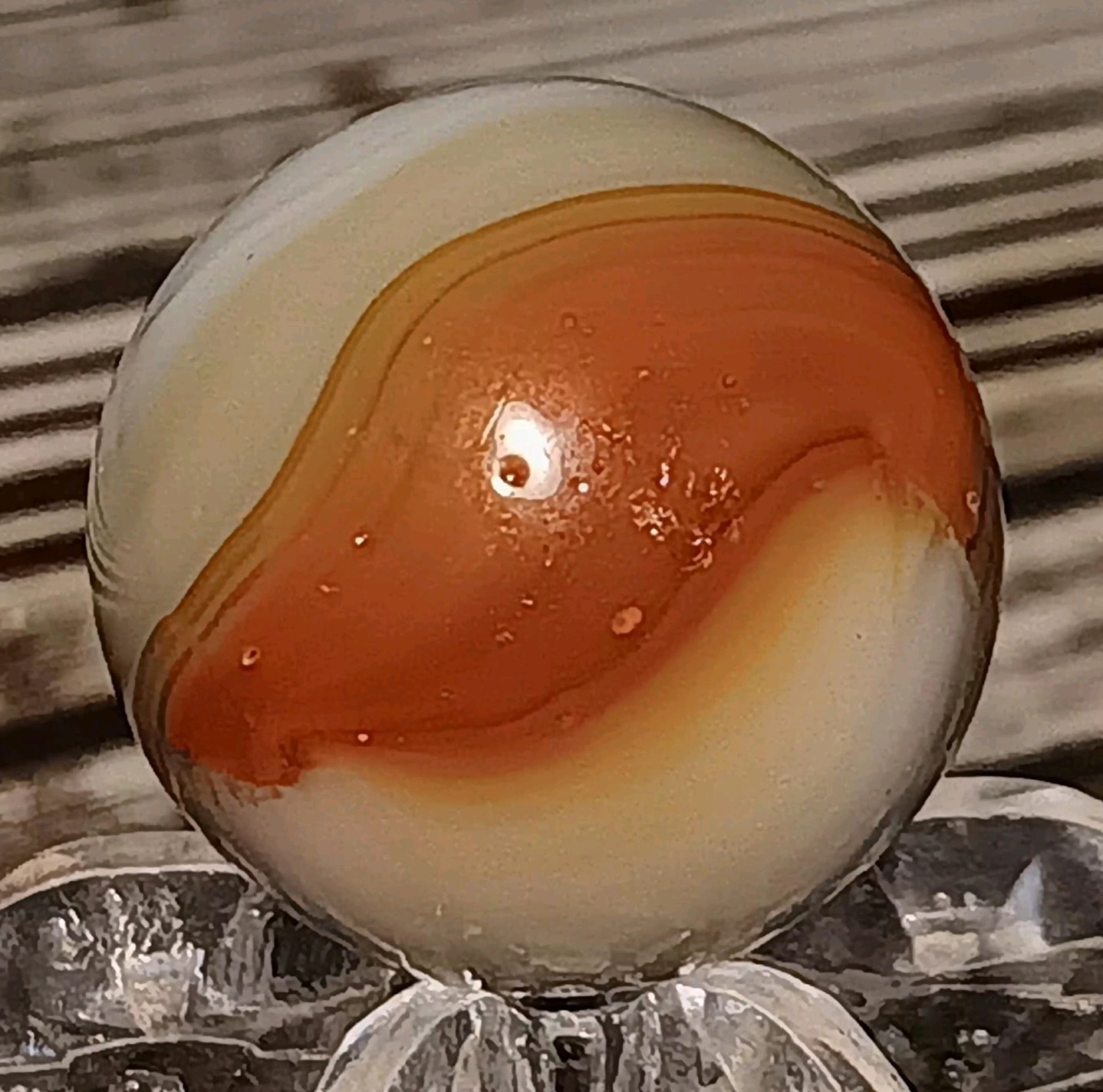 Vitro Agate Tri-Lite Marble. 5/8″ NM(+). Uv Active. Nice Color Combo.