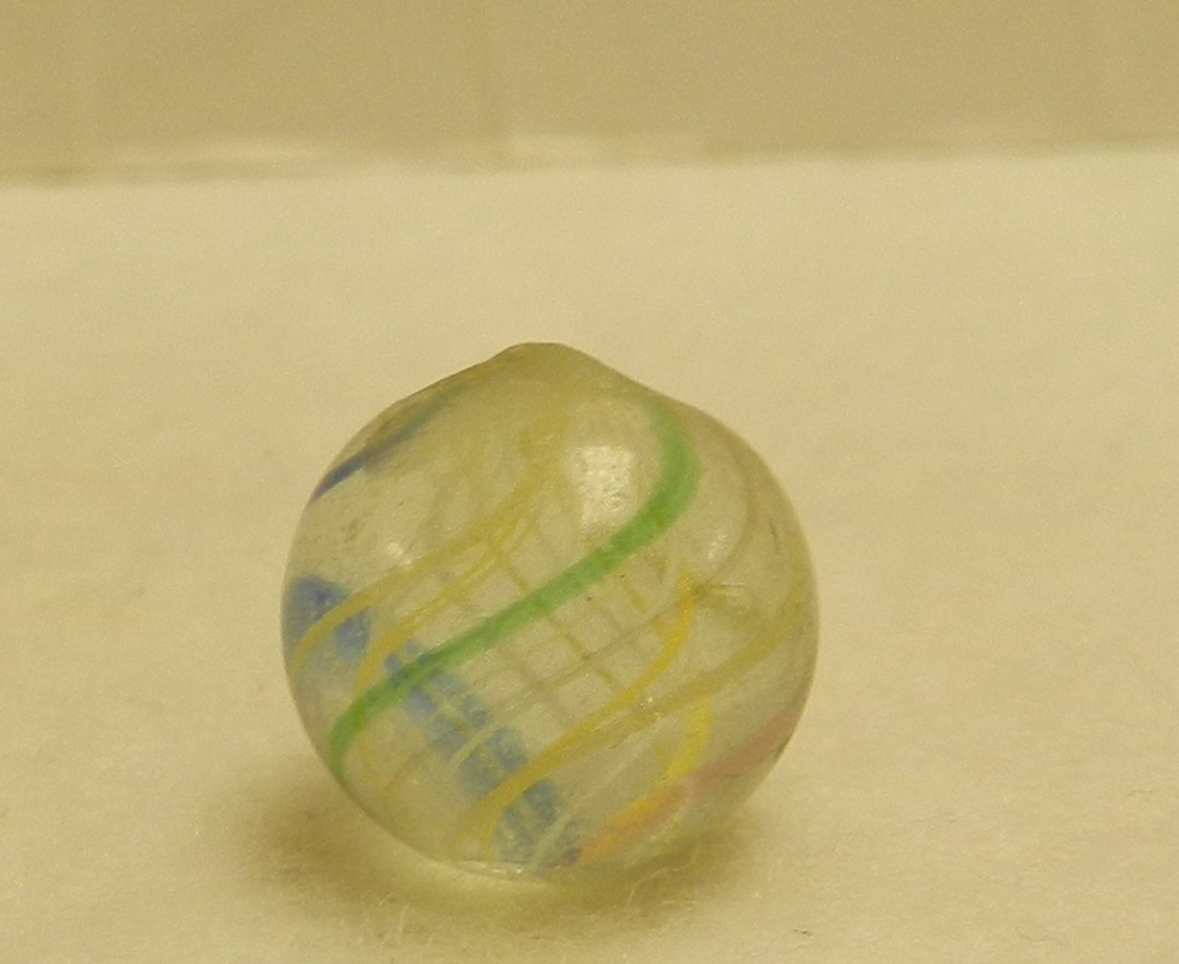 #21062m Small .51 In Vintage German Handmade 2 Color Latticino Swirl Marble