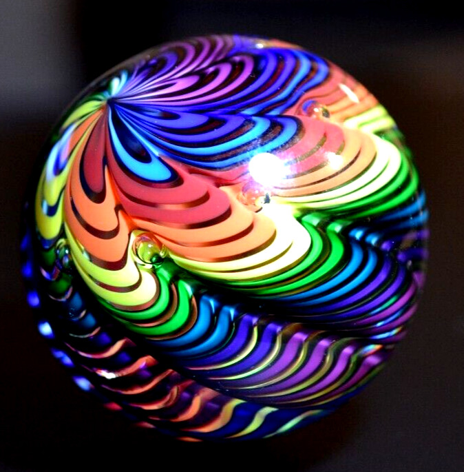 JAMES ALLOWAY GLASS MARBLE/2.711″ORB-RAELYNBOW #58-FAST WORLDWIDE SHIPPING