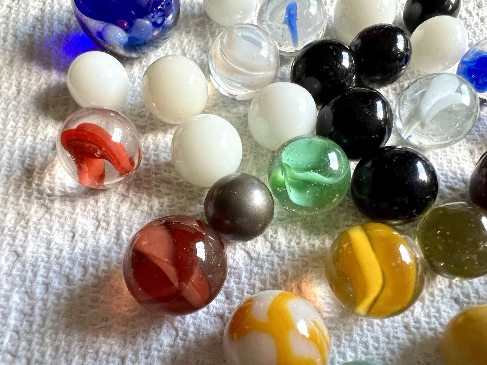 Antique & Vintage Marble Lot w/Cloth Bag Clay, Akro Agate ? Estate Find