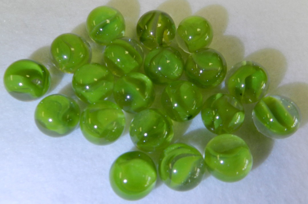 #20616m Vintage Group or Lot of 20 Aventurine Cat’s Eye Marbles