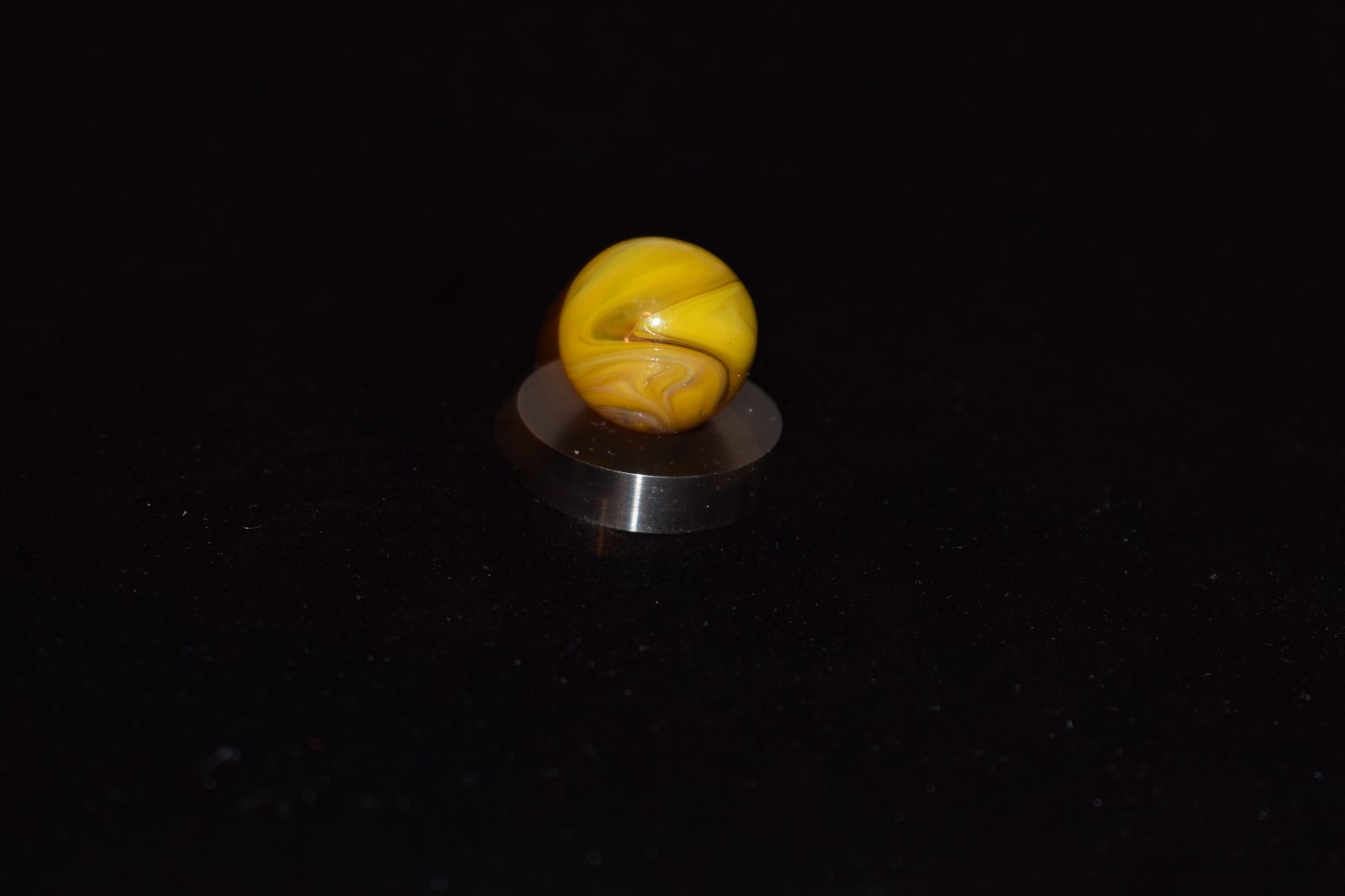 JABO/⏩DAS 🐏 Rams Head Patten🐏 Opaque Swirl Marble Size .718=23/32″=18mm MINT