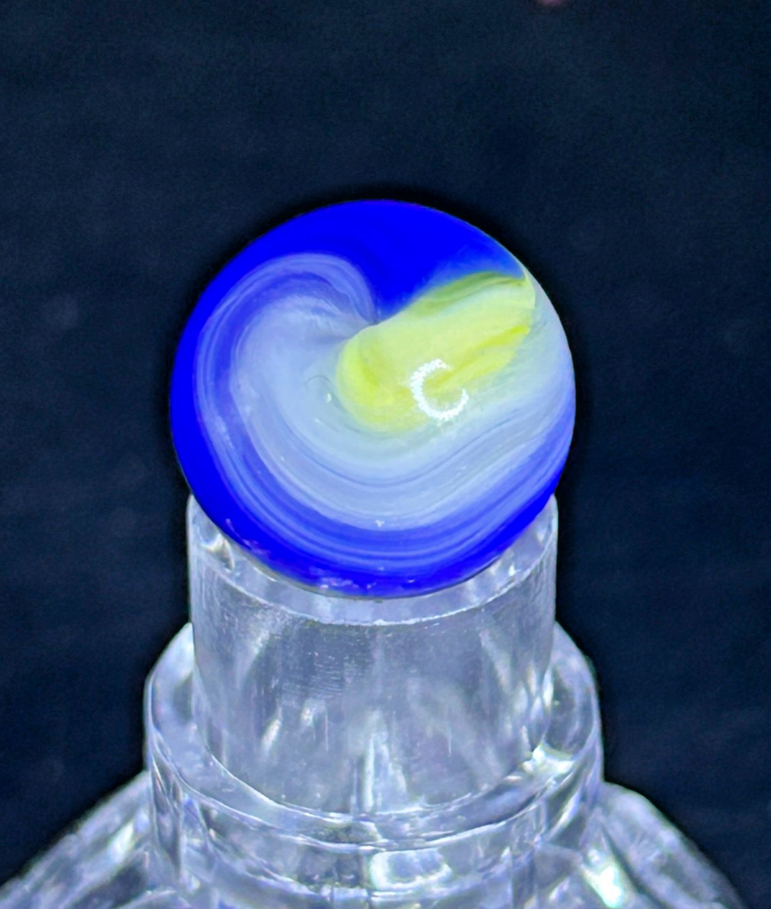 Vintage Akro Agate Popeye Marble, Blue/Yellow/White, .63″, Wet Mint, #AP11