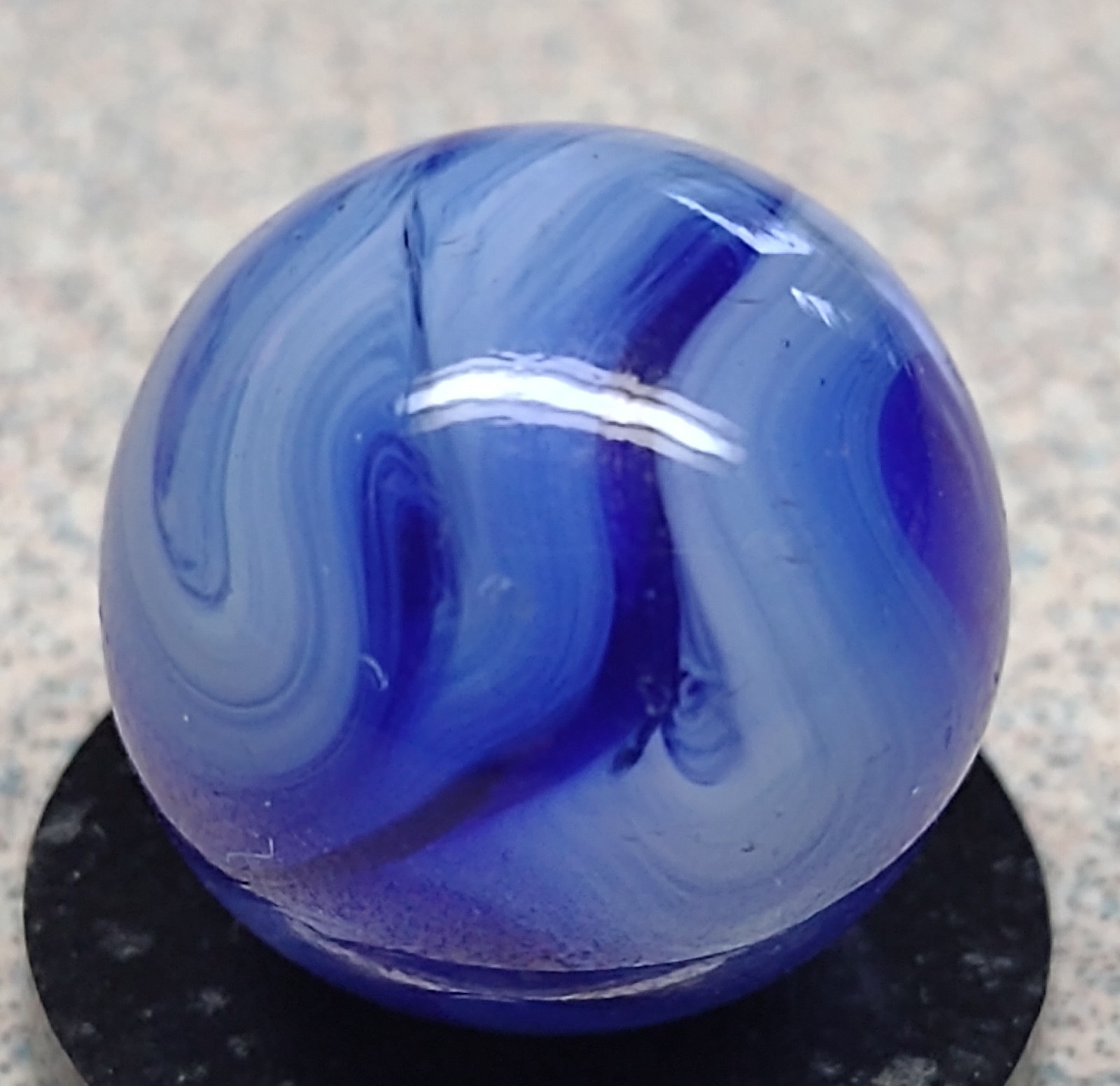 West Virginia Swirl marble-CAIRO? Jackson? ALLEY? .62″ NM+, Transp. Cobalt base