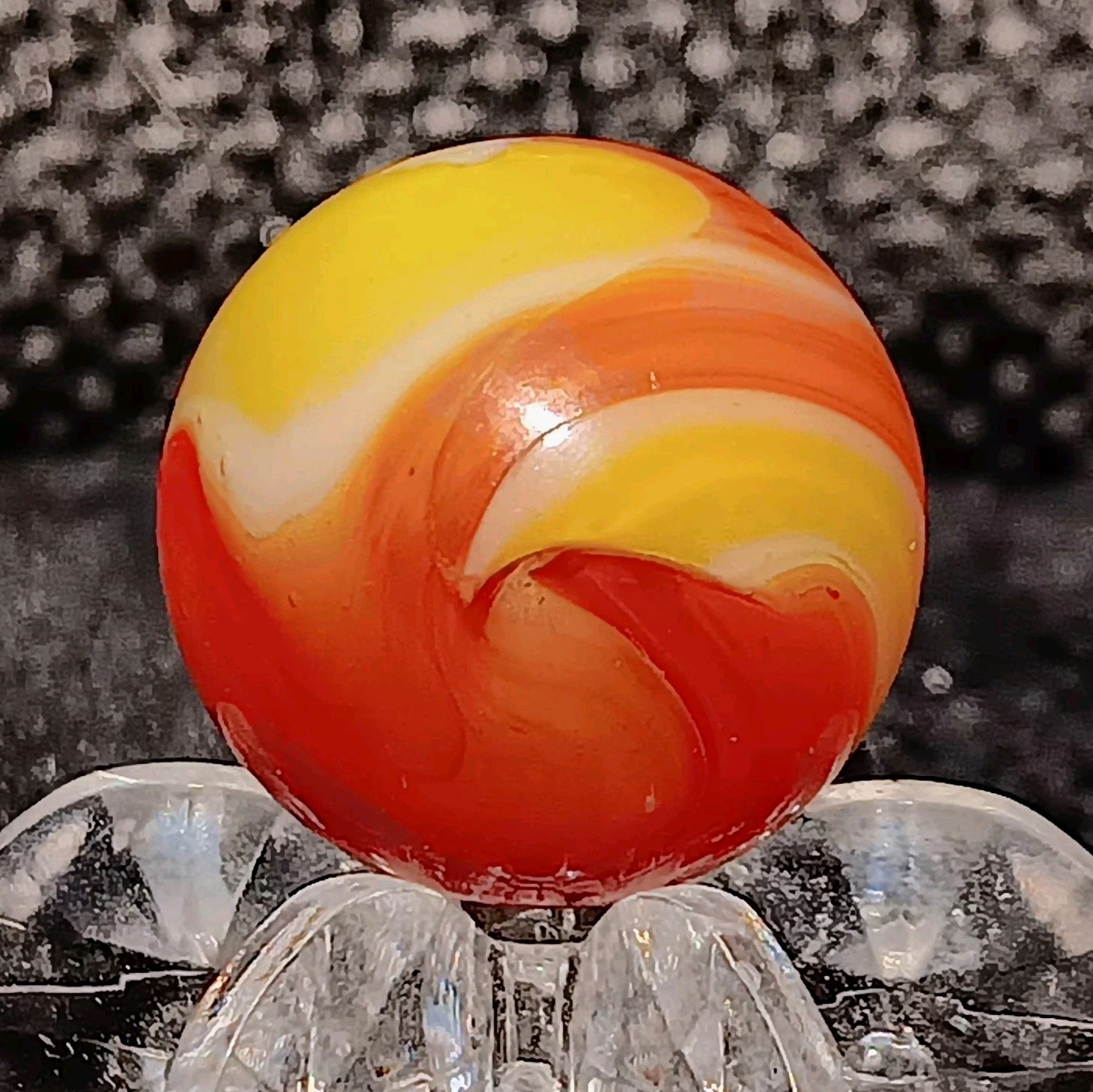 Vintage Peltier Glass NLR “KETCHUP & MUSTARD” Marble. .60″ Nm. Beautiful K&M