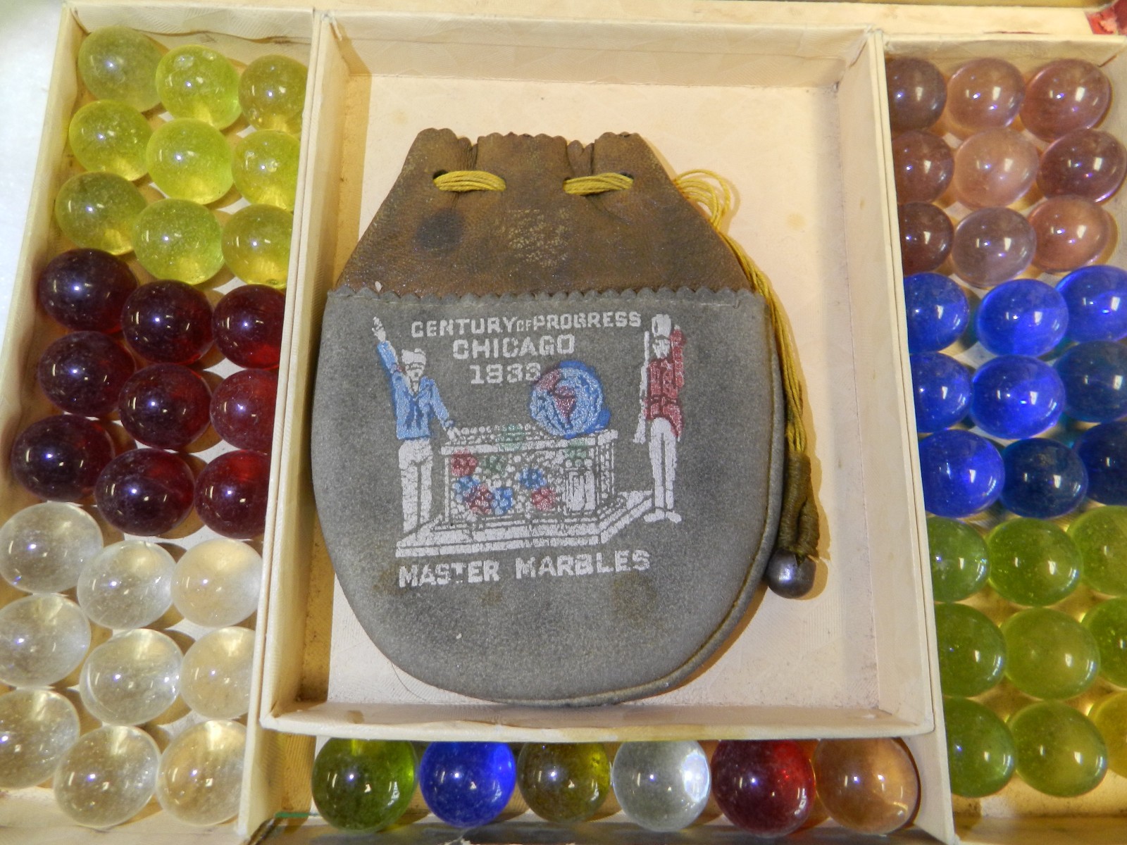 #20459m Vintage Master Marble 1933 Worlds Fair Box With Marbles and Original Bag
