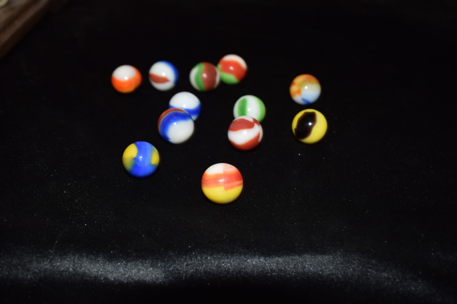 🧐👉 Beautiful Lot of 12 Vintage 👑MARBLE KING👑 collector’s marbles size.625″