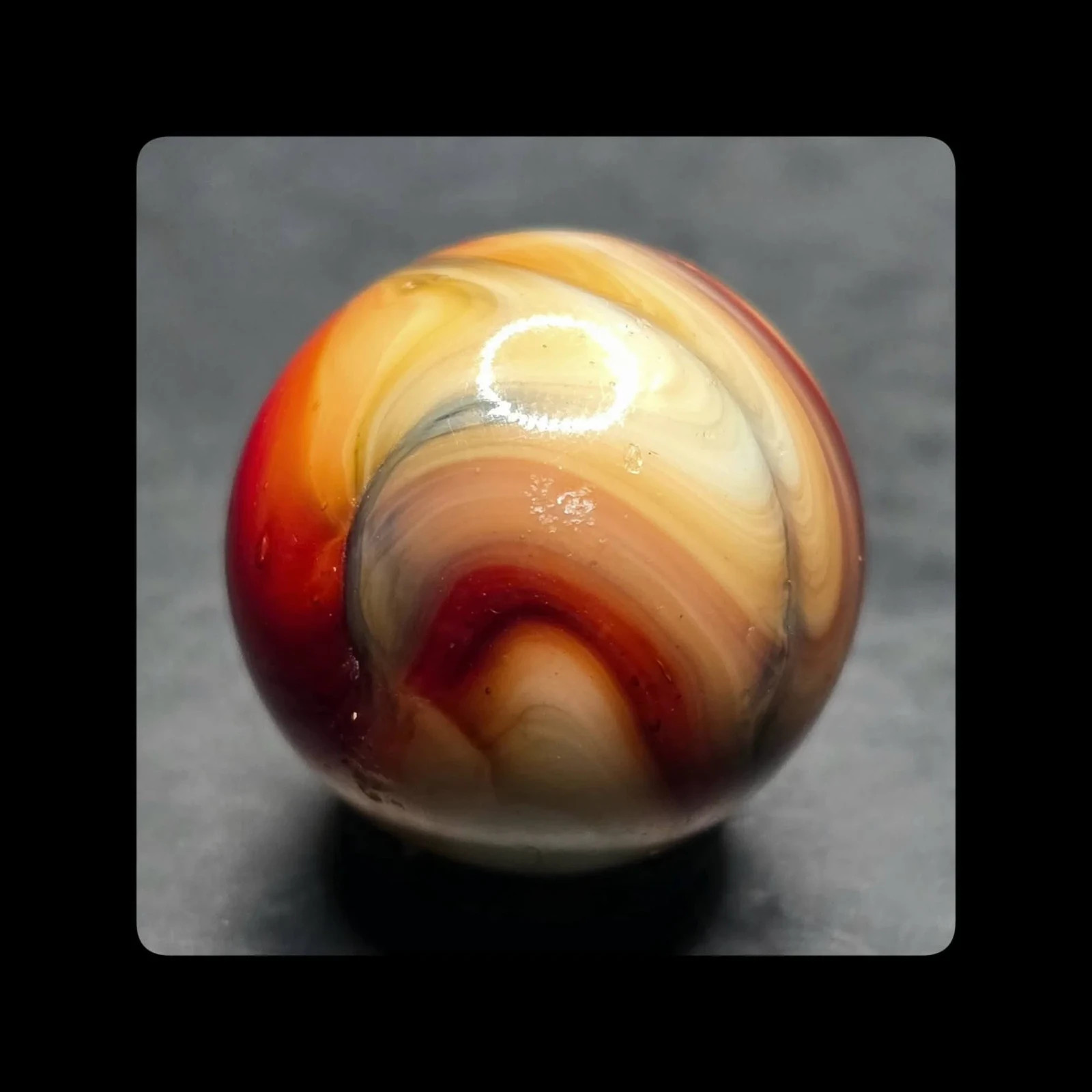 ~Mic’sMibs~7/8″ Vitro Buttermilk Shooter =Really funky design NM/+ 8.6