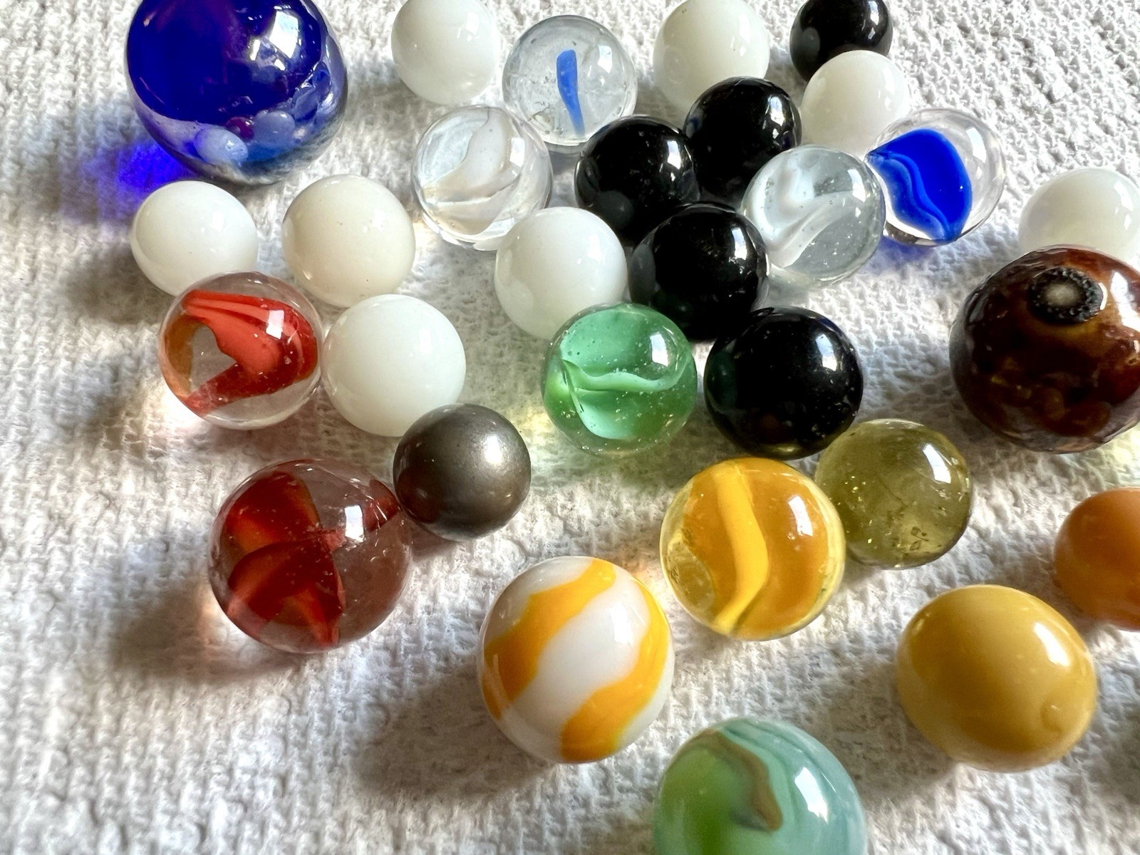 Antique & Vintage Marble Lot w/Cloth Bag Clay, Akro Agate ? Estate Find