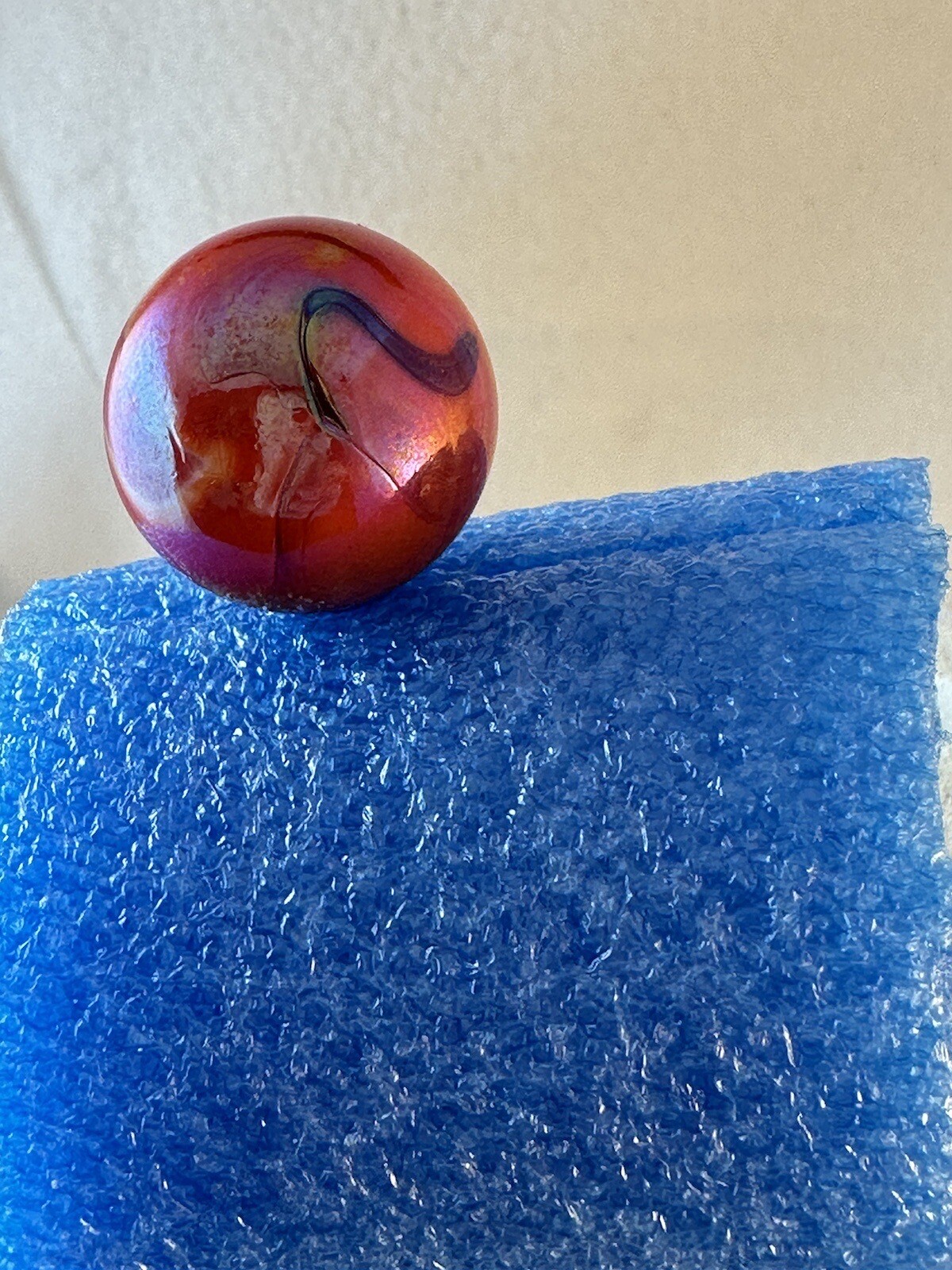 69/128 SHOOTER MARBLE SWIRLS OF RED, PURPLE & WHITE IRIDESCENT