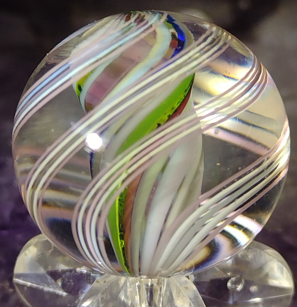 .89″ JODY FINE – BEAUTIFUL ART MARBLES -DIVIDED CORE W/ AV. NM+ LOOK