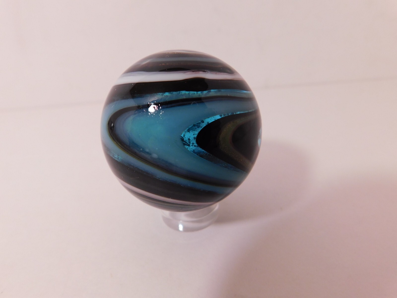 New Stunning Handmade Reverse Corkscrew Art Glass Marble – 39 MM = 1-1/2″ Dia.