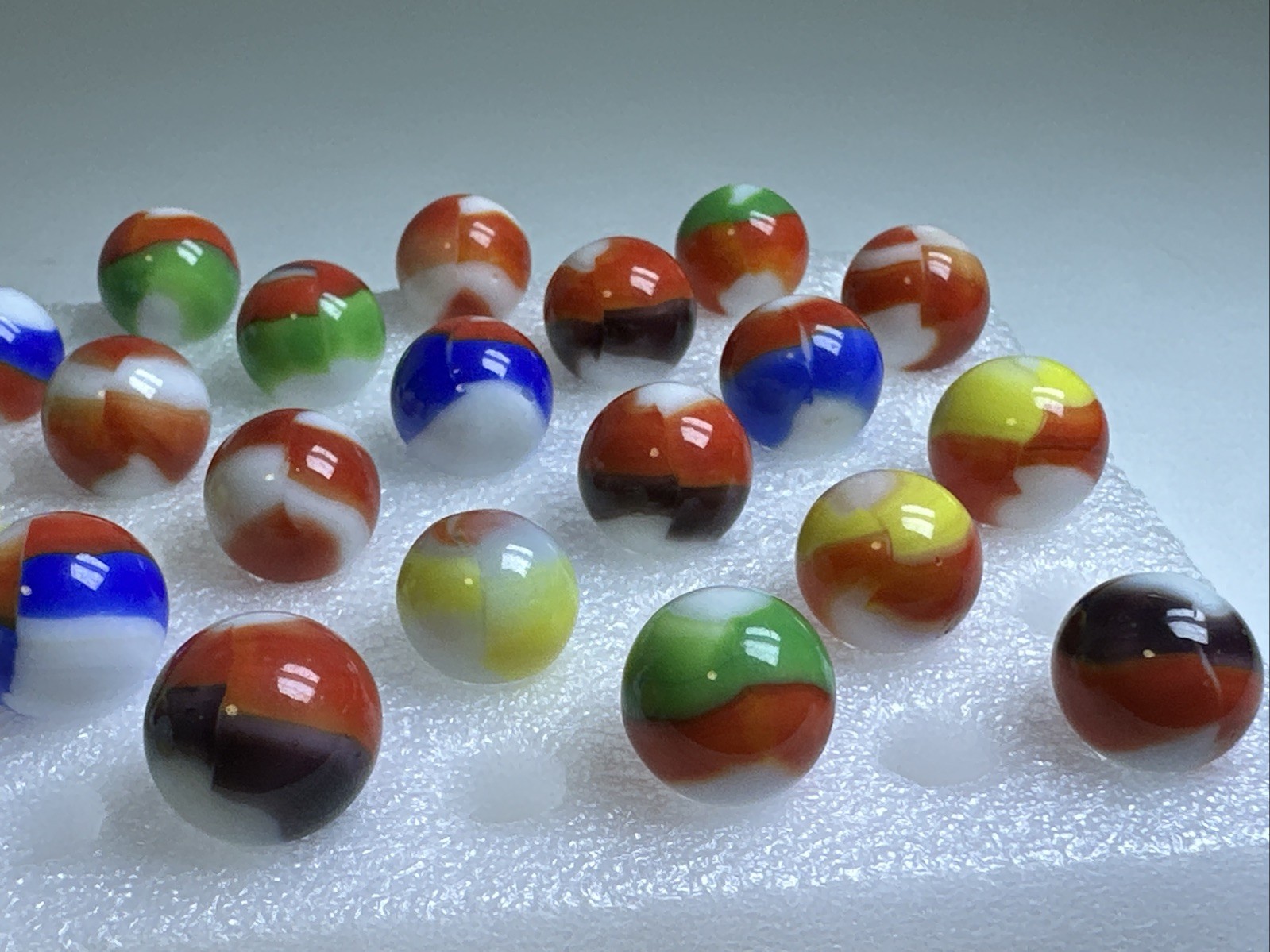 303 Lot Of 30 Vintage Marble King Rainbo Marbles!