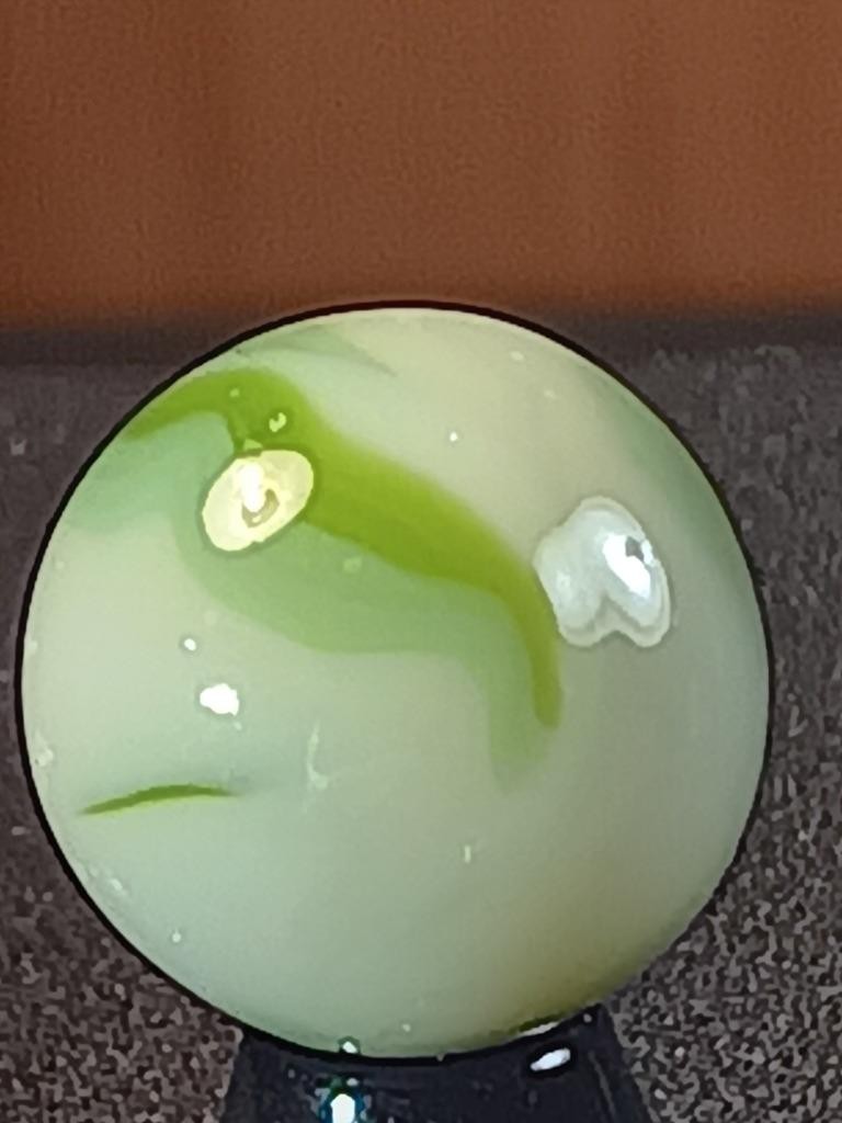 9/16″ Alley Heaton Candy/Celadon Green Old Linen Swirl NM Serious Marble B164