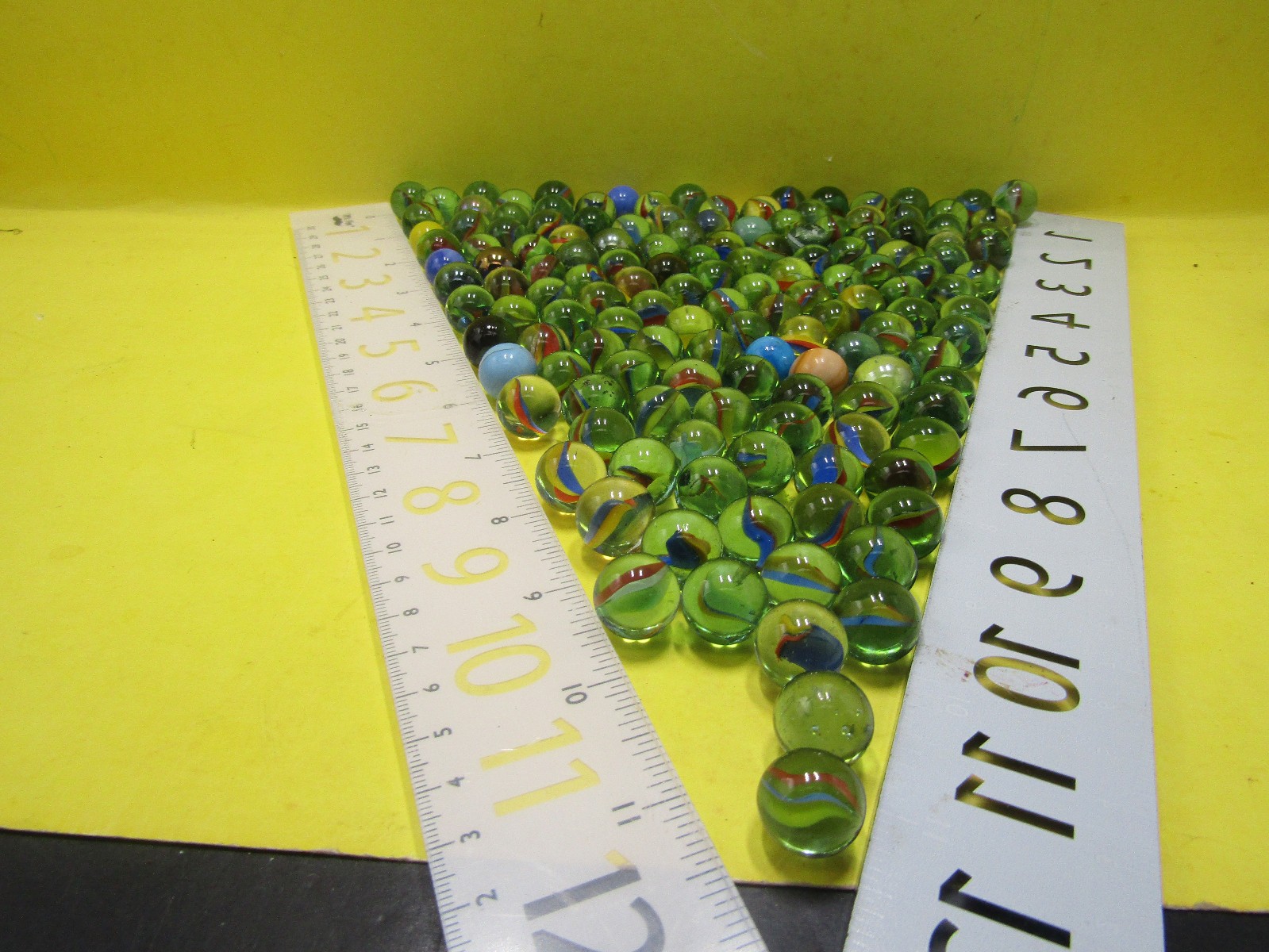 Vintage Lot of 120+ Glass Cat’s Eye Swsirl Mixed Colors Assorted Sizes LOT D