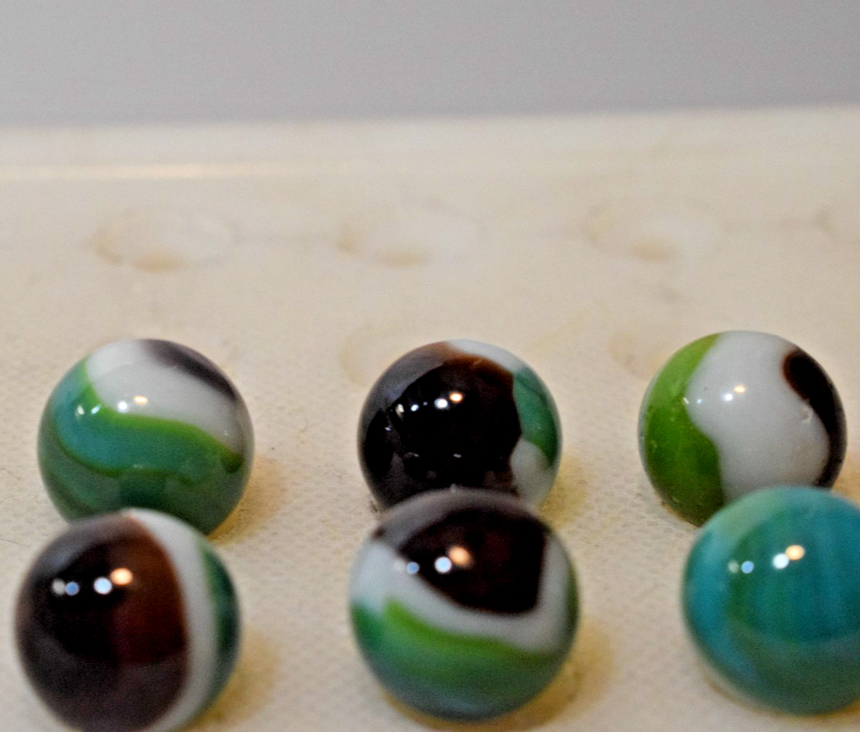 VITRO AGATE MARBLES WHITIES 6PC LOT BROWN AQUA OPAQUE WHITE STRIPE BANDED PATCH