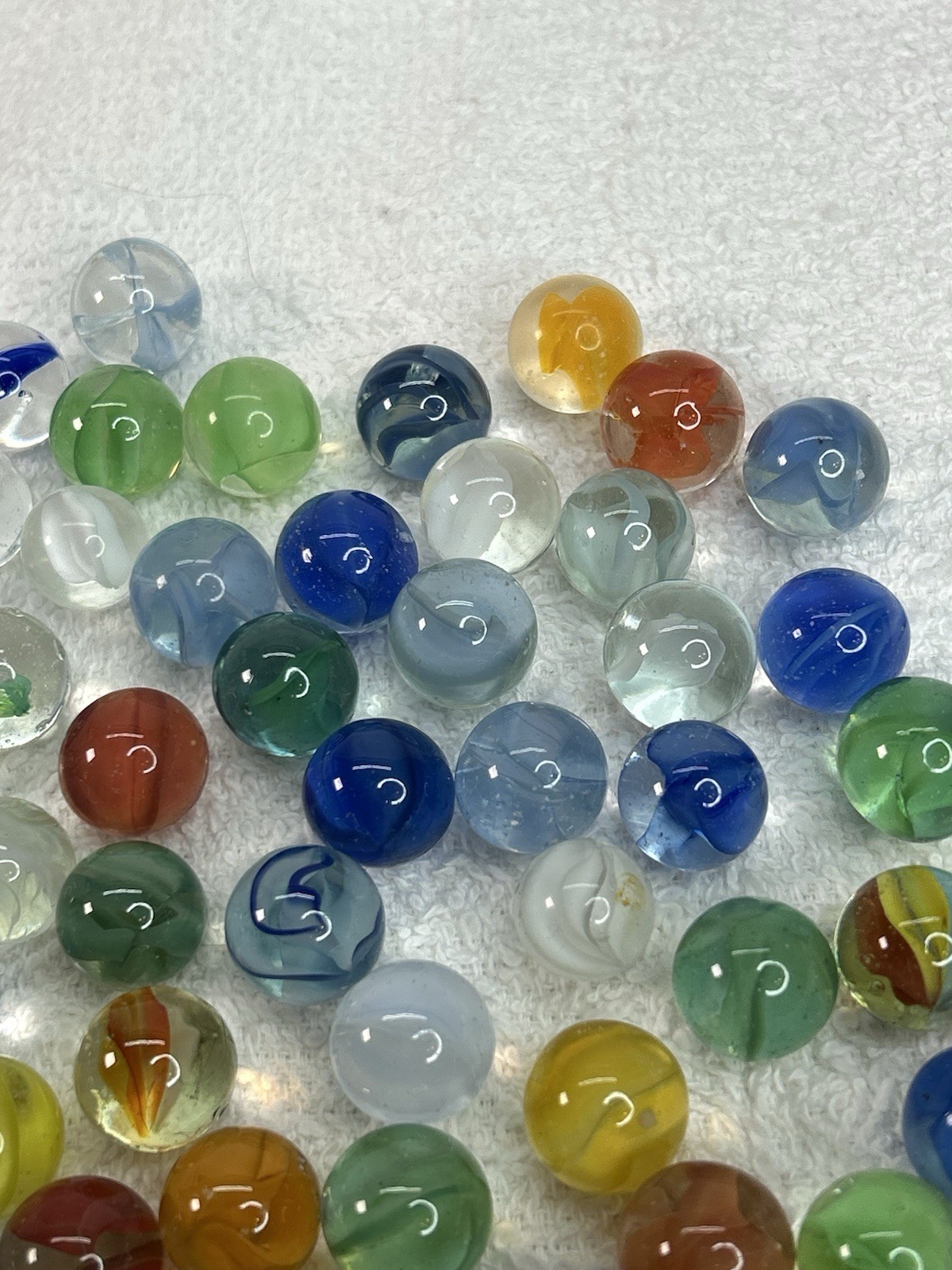 Vintage Lot of 100 Cat’s Eye Marbles Possibly Some Hybrid or Banana ? Lot 2