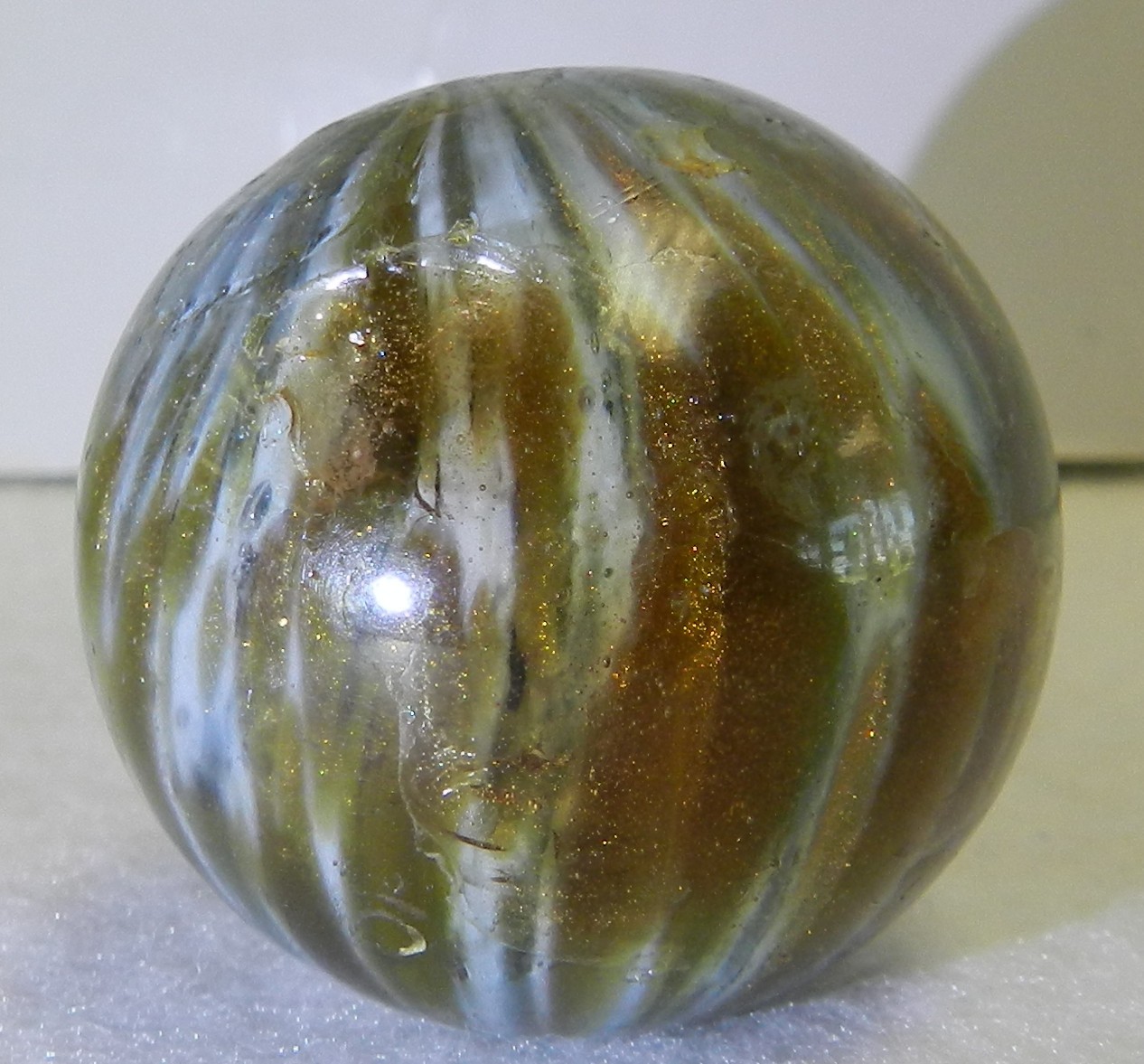 #19651m Huge 1.35 Inches Vintage German Handmade Onionskin Lutz Marble