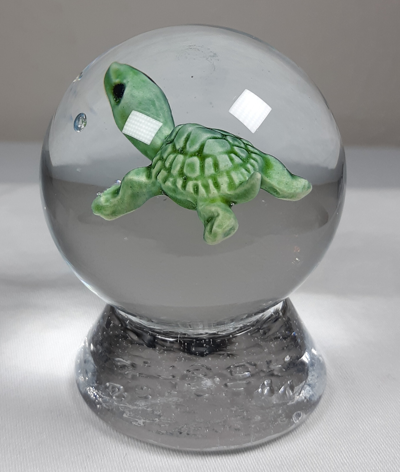 Sammy Sam Hogue Sulphide Green Turtle Glass Marble with Hogue Stand 1.80″