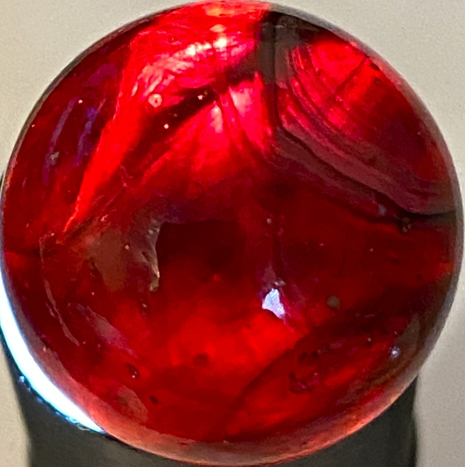 DAS/JABO ASUPER DARK CHERRY WITH LUTZ TRANSLUCENT SWIRLED SHOOTER .72″ M851