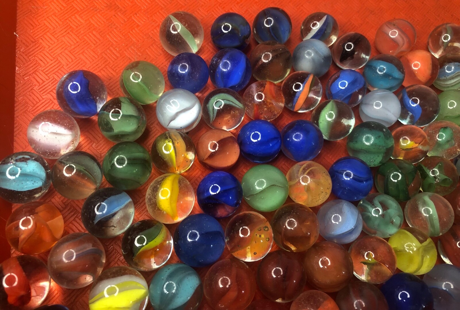 100 vintage CATS EYES OR RIBBON glass marbles 15-17mm tiny bubbles