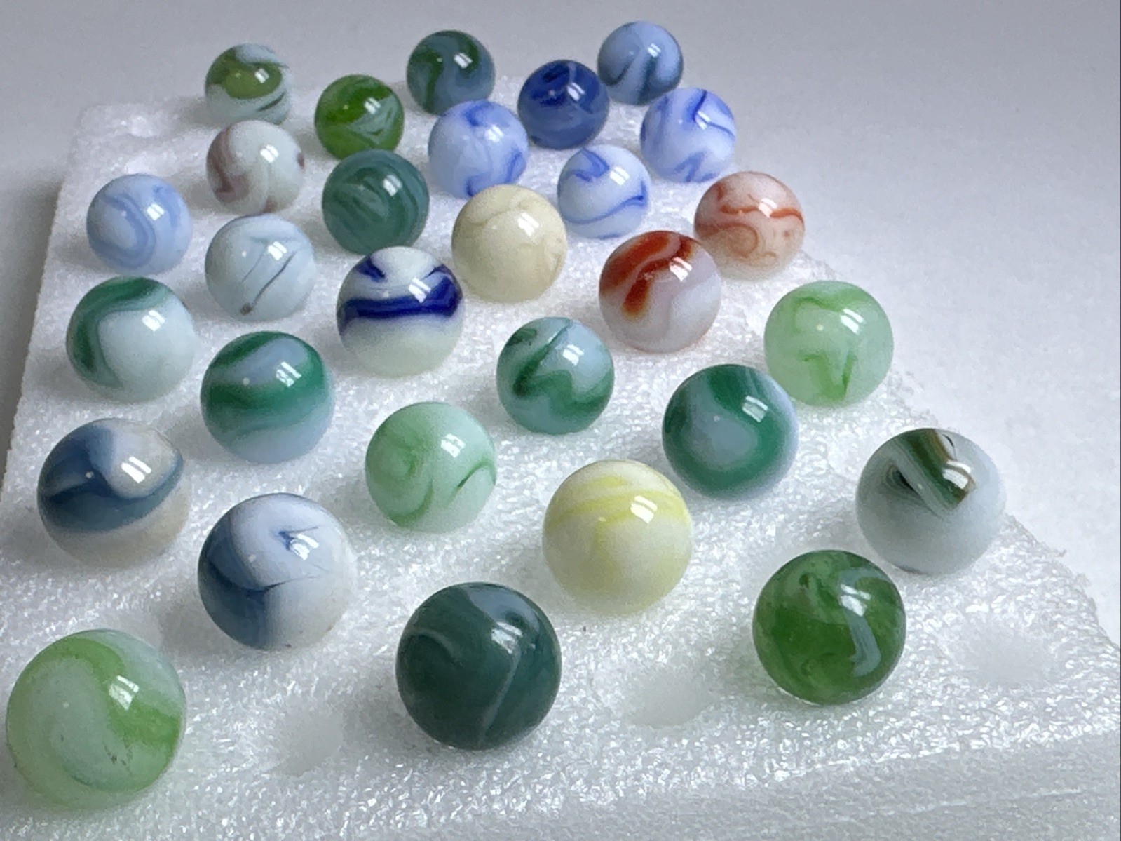 366 Lot Of 29 Vintage Cairo Swirl Marbles!