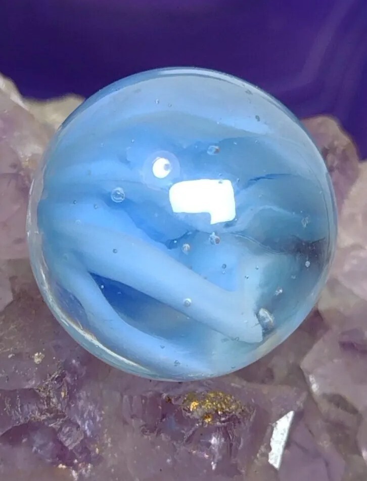 Vibrant Blue Ribbons 🌊 CLEAR BASE Vitro ? American Made Vintage Marbles .64″ NM
