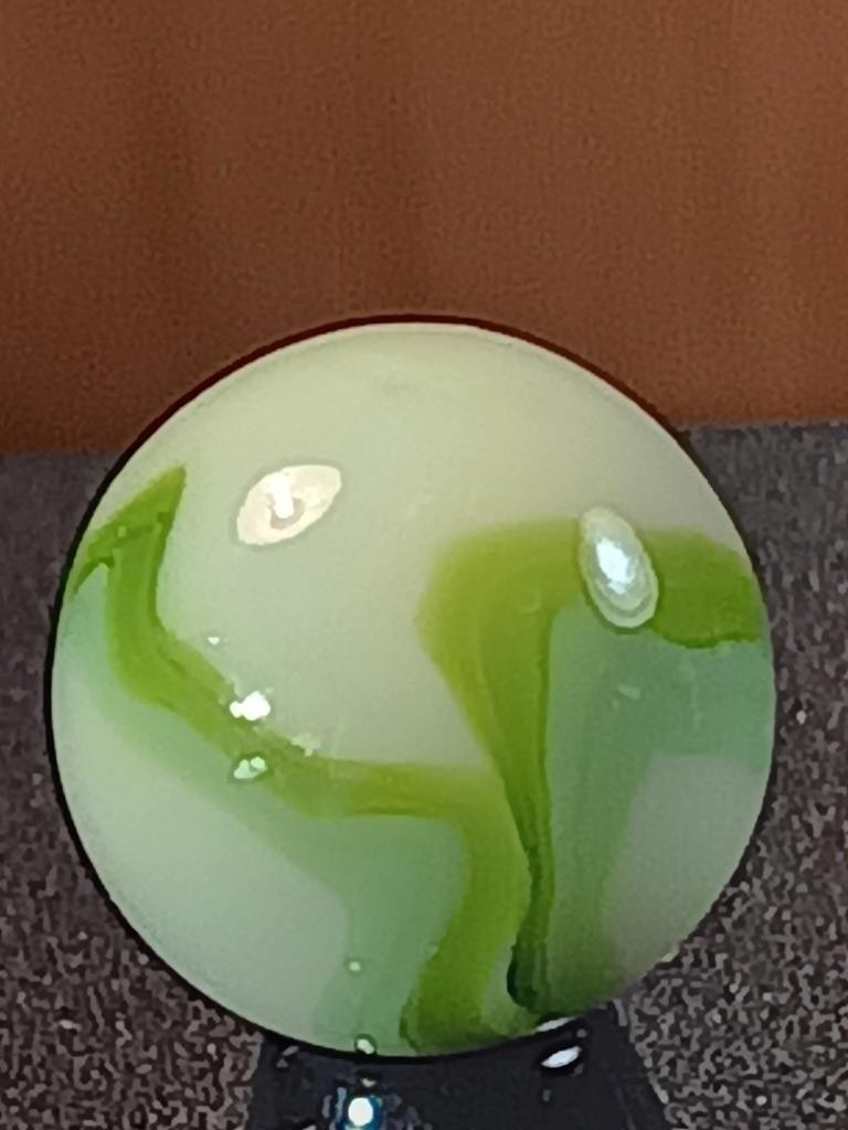 9/16″ Alley Heaton Candy/Celadon Green Old Linen Swirl NM Serious Marble B164