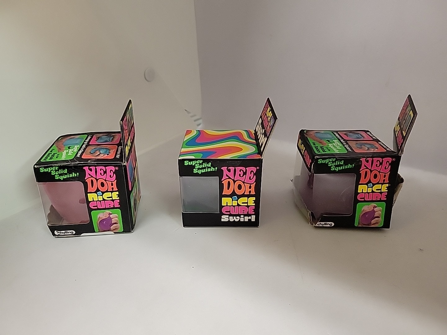 NeeDoh Nice Cube Assortment – Nice Cube Swirl and Nice Cubes – Open Box – E-B2