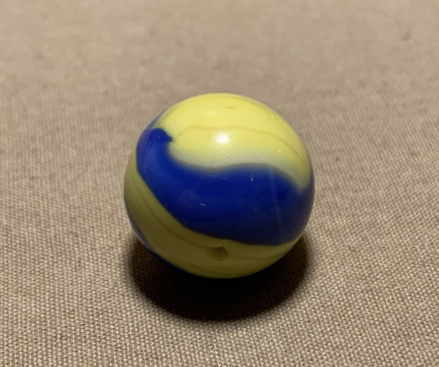 Vtg Marble King Cub Scout Blue Yellow White Rainbow Patch & Ribbon Marble 0.626”