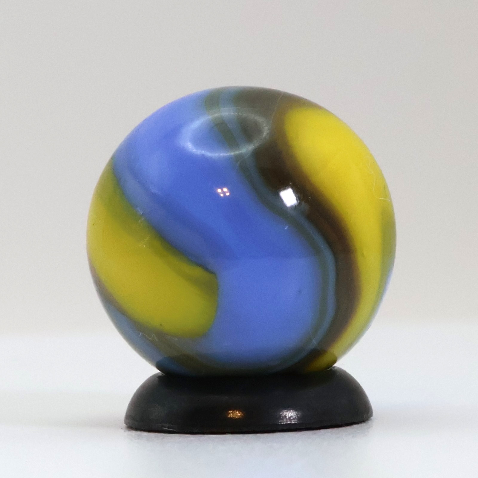 5/8″ Akro Agate Special Corkscrew Blue Yellow Tan NM++