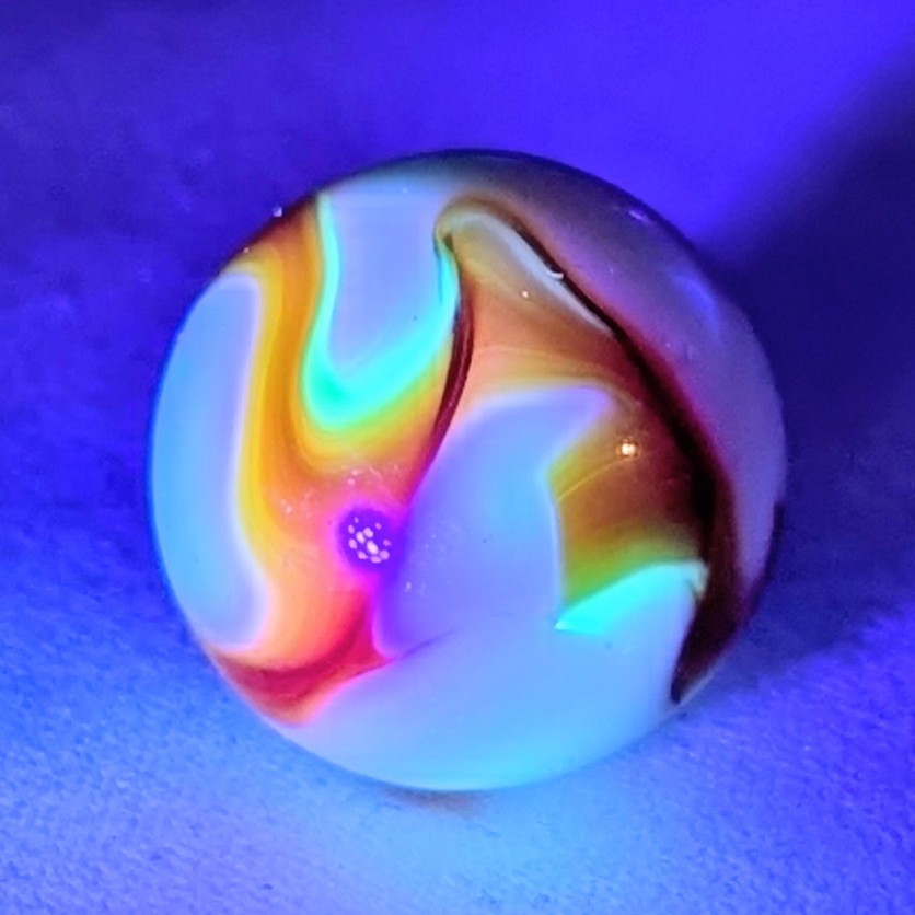 Vintage Akro Agate 5/8″ Oxblood Swirl Marble MINT Uranium UV Glow Antique